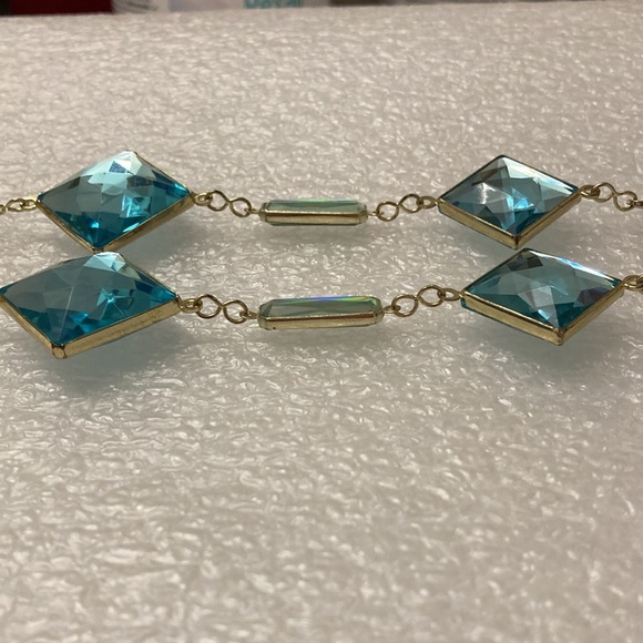 Geometric Blue Green Faceted Crystals Gold Tone Open Oval Link Chain Necklace - Picture 9 of 15